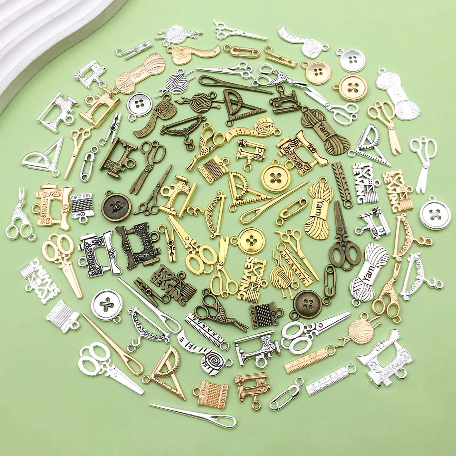 20/100 pièces outils de couture Vintage breloques ciseaux en alliage, boutons, Machine à coudre, pendentif de canette pour accessoires de fabrication de bijoux à bricoler soi-même