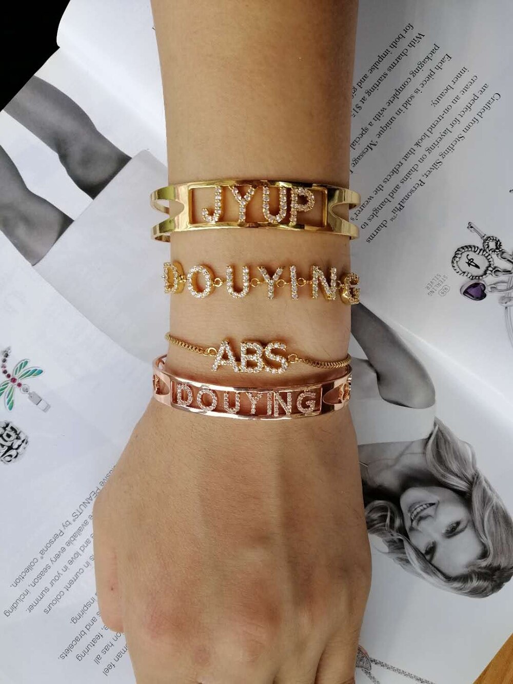 Lateefah Nach Name ID Bar Armband Gold Cubic Zirconl Initial Charme Armbänder Für Frauen Personalisieren Schmuck Besten Freunde