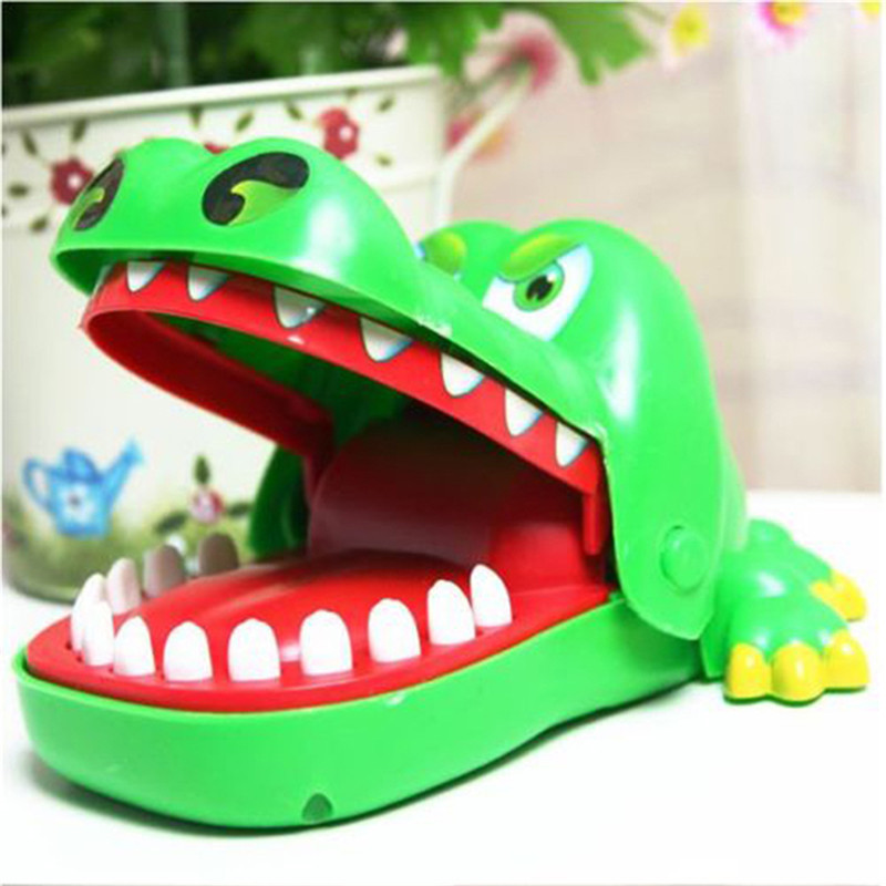 Small Size Crocodile Mouth Dentist Bite Finger Game Funny Gags Toy For Kids Play Fun 7.5cm*5.5cm