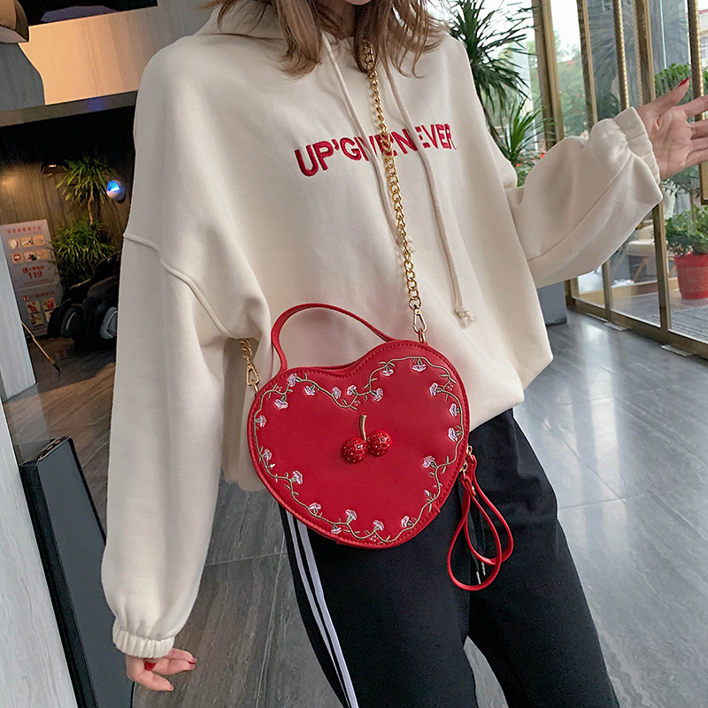 brodé cerise en forme de coeur Pu cuir femmes sac à bandoulière fourre-tout sac à bandoulière chaîne sac à main sac à main dames pochette