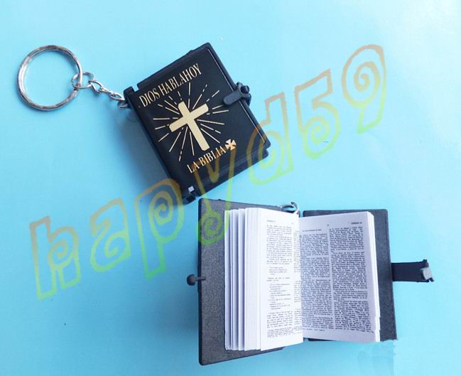 1pcs English Christian Gospel Christmas crafts mini bible keychain God day school supplies key ring souvenir