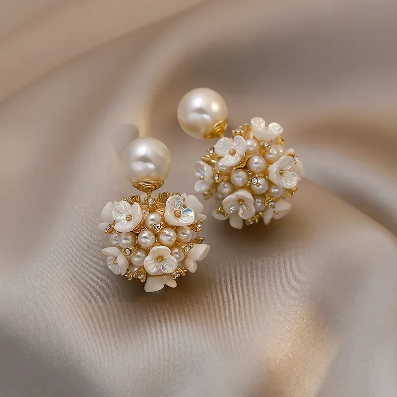 LATS Exquisite White Flower Splicing Hoop Earrings for Women Versatile C Earings Korean Trend Jewelry: Gold-color