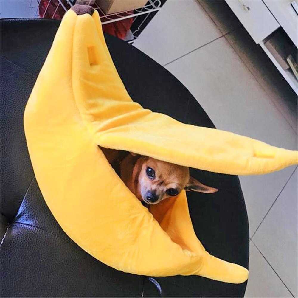 Lille kæledyrsseng bananform fluffy varm blød plys åndbar seng banan katteseng produkt til hjemmet kæledyr hund kat tilbehør