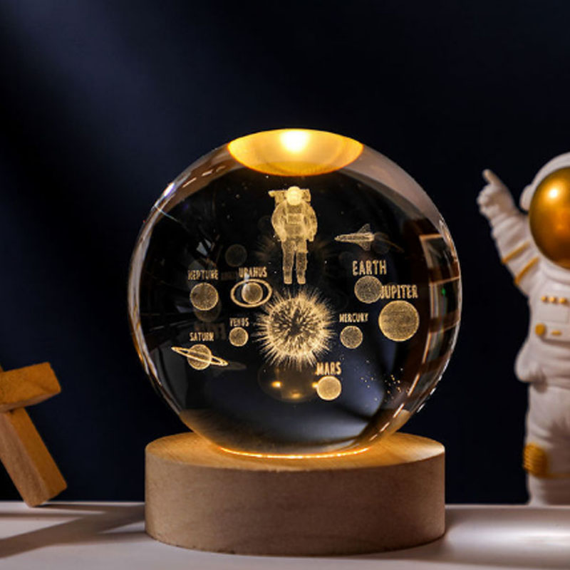 Boule de cristal 6/8 cm, sculpture intérieure transparente du système solaire, Globe de la planète, décoration de la maison, accessoires de photographie,: 6cm / Astronaut