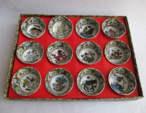 Een Set Van Oude China Glazuur Porselein Delicate Kleine 12 Zodiac Bowls