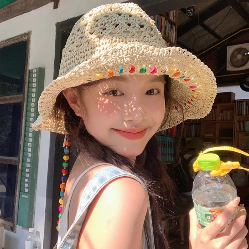 Retro gewebte Damen-Sonnencreme, Regenbogen-Kettenkappe, Sommer, japanischer Strohhut, schützend, atmungsaktiv, hohl, große Krempe, Strand-Sombrero
