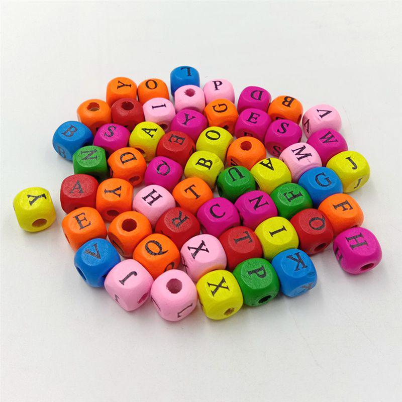 Perles en bois avec lettres de l&#39;alphabet, cubes d&#39;espacement de 10mm, artisanat de bricolage pour la fabrication de bracelets et de colliers, 100 pièces
