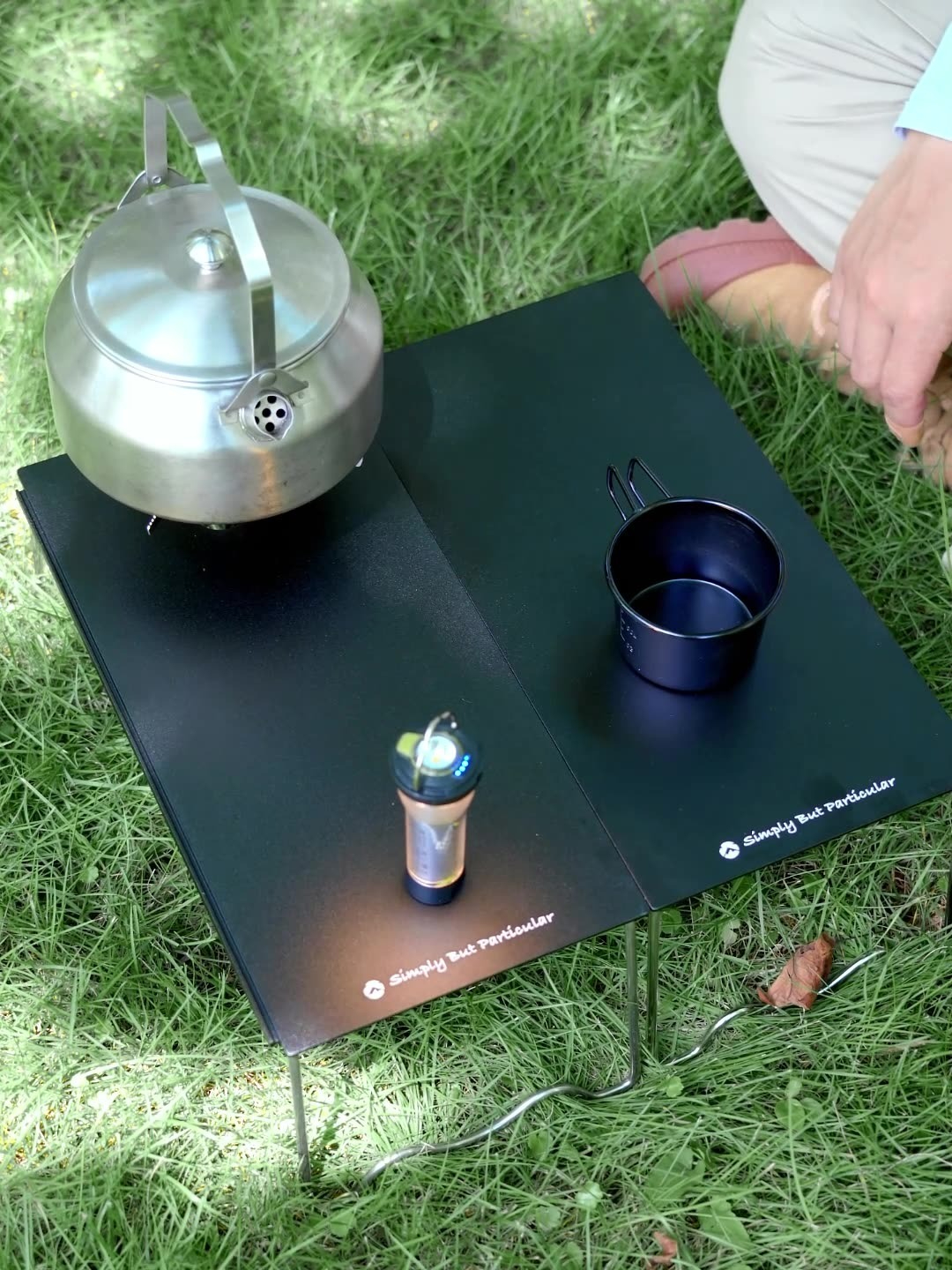 CAMPINGMOON SK-127 Flacher Tisch aus Aluminiumlegi... – Grandado