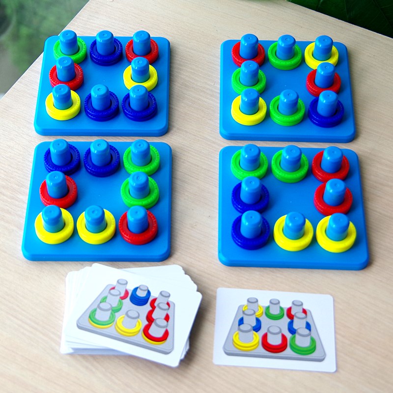 Farve matchende legetøj forælder-barn interaktion reaktion koncentration træning børn tidlig uddannelse fest brætspil