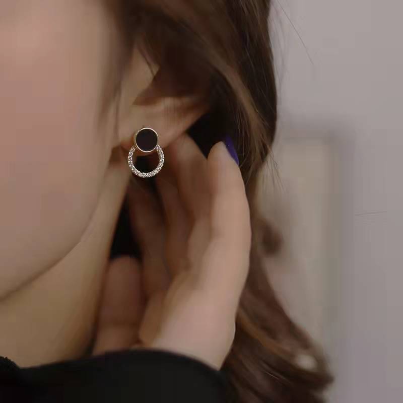 Boucles d'oreilles asymétriques rondes creuses noires pour femmes, accessoires en strass pour femmes