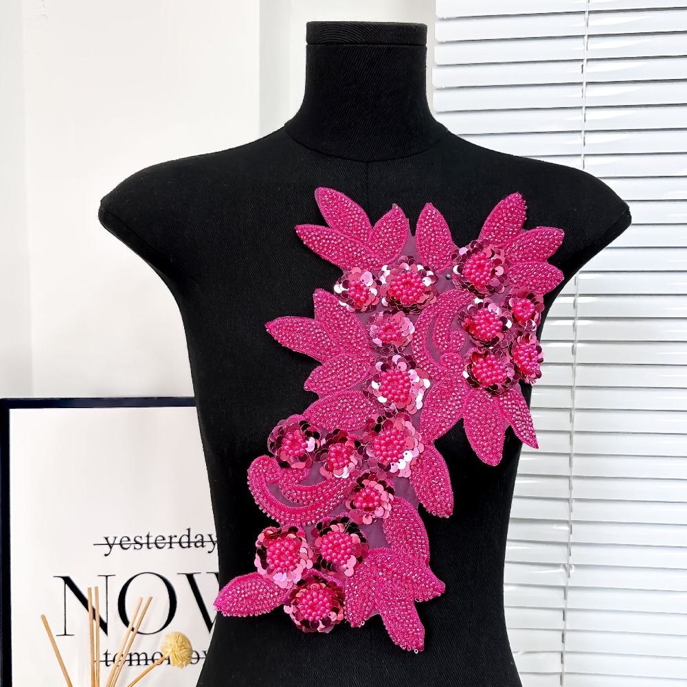 Parches bordados de flores de lentejuelas, parches elegantes y exquisitos para ropa, flores tridimensionales, apliques de ropa desmontables DIY: Blanco sin níquel