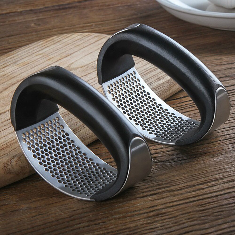 Multifunction Stainless Steel Garlic Press Grinding Grater Crush Tool Presser Curved Garlic Grinding Slicer Chopper Kitchen Tool