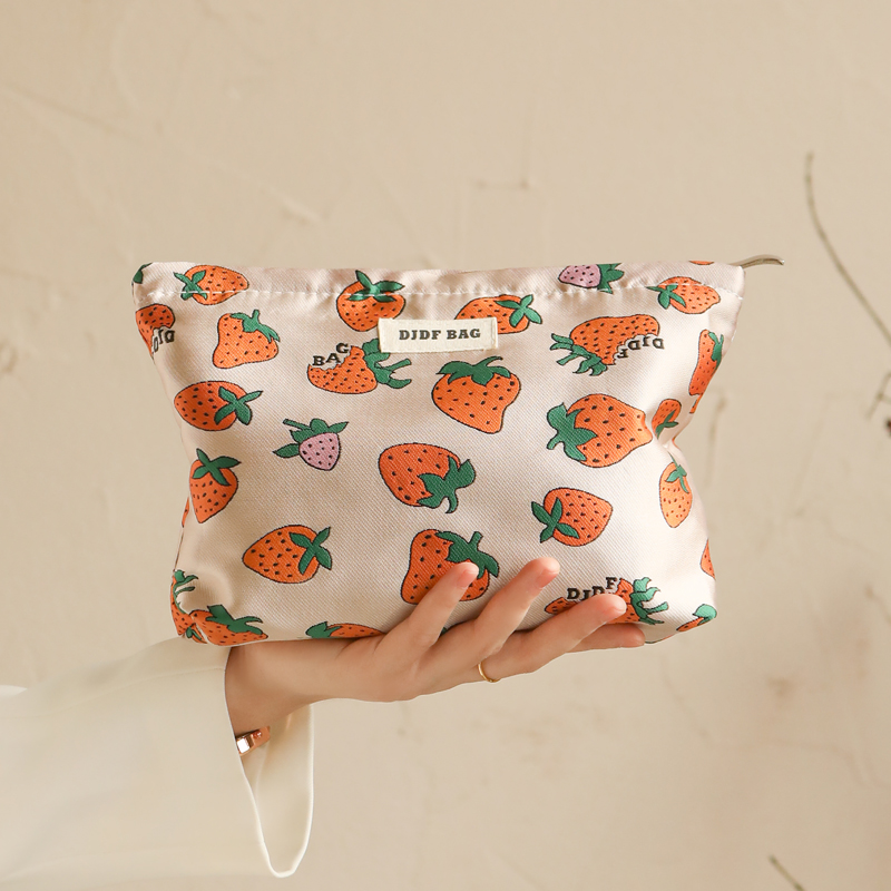 Women's Cosmetic Bag Small Blue Strawberry Portable Cosmetics Lipstick Storage Bag Commuter Coin Purse Clutch Bag Key Case: Burgundy