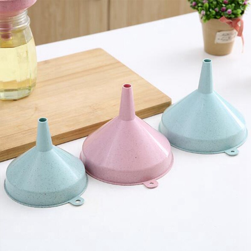Wheat Straw Funnel Kitchen Oil Soy Sauce Vinegar Transferring Funnel Tool Practical Household Inverted Oil Funnels Gadget