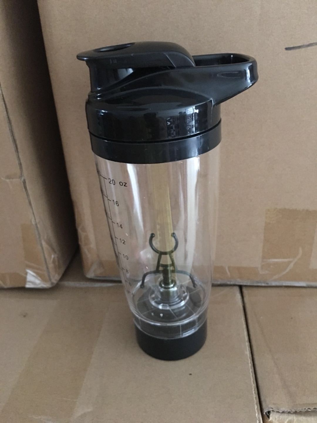 Mezclador de proteínas automático 600ml ecológico tazas batidoras de proteínas taza batidora de leche mi botella de agua mezcladora inteligente licuadora de café: Black