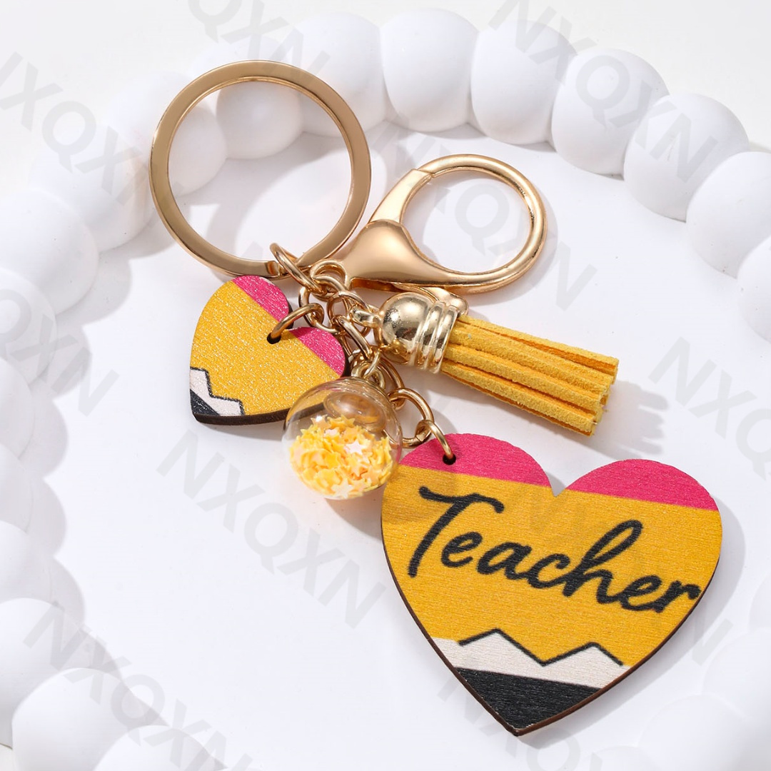 Cute Blackborad Pencil Heart Wooden Keychain Rainbow Apple Pendants Key Ring For Teachers On Teacher's Day Handmade Jewelry: green