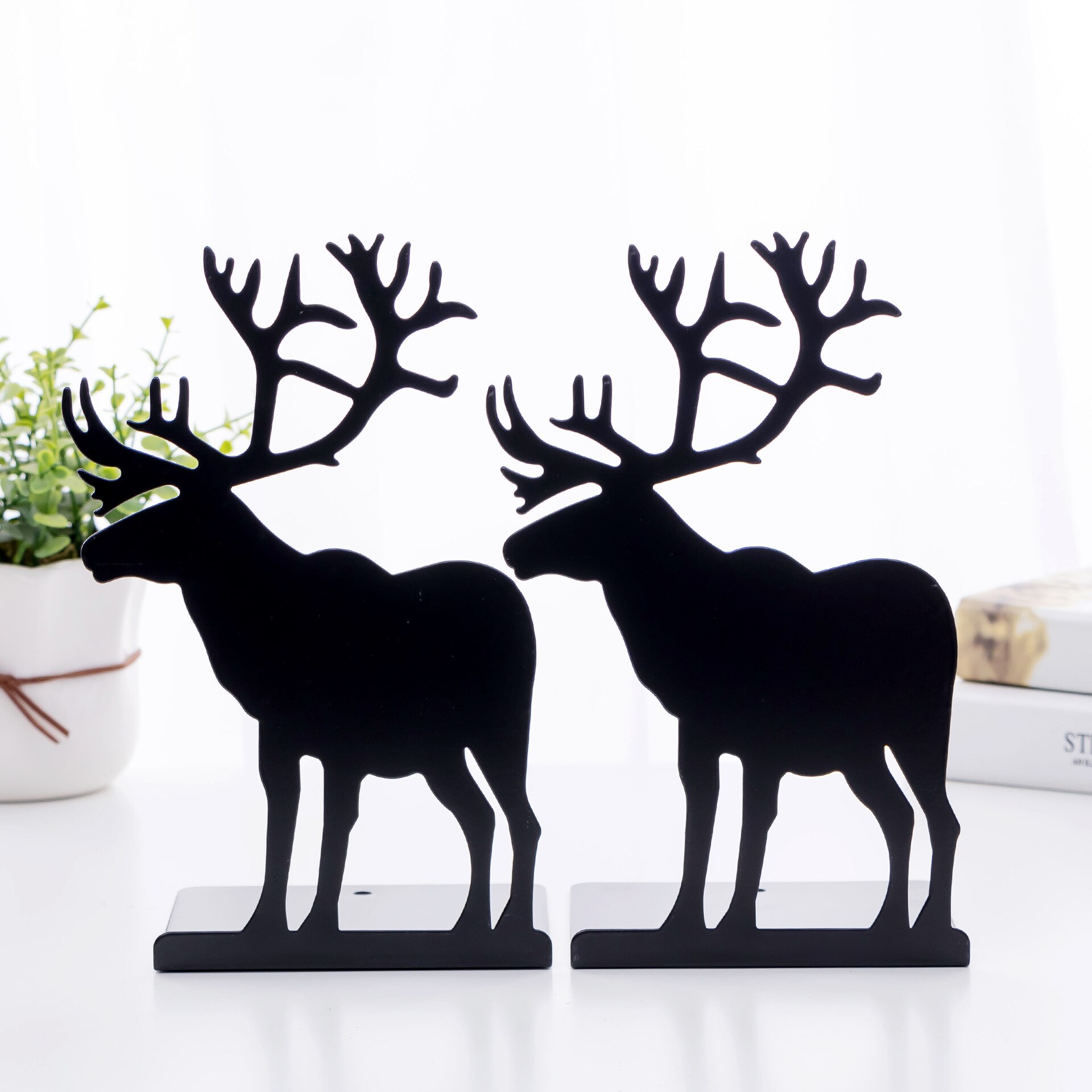 Koreansk reol retro elg rensdyrsmodellering metal jern bogstativ bogstang skole desktop reol 2 stk: Sort