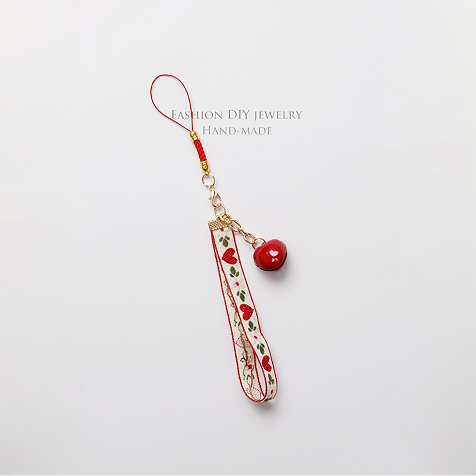 Cute Japansese phone Wrist Strap Lanyards for iPhone Samsung Strawberry Heart Bell Decor Mobile Phone Strap Rope Phone Charm
