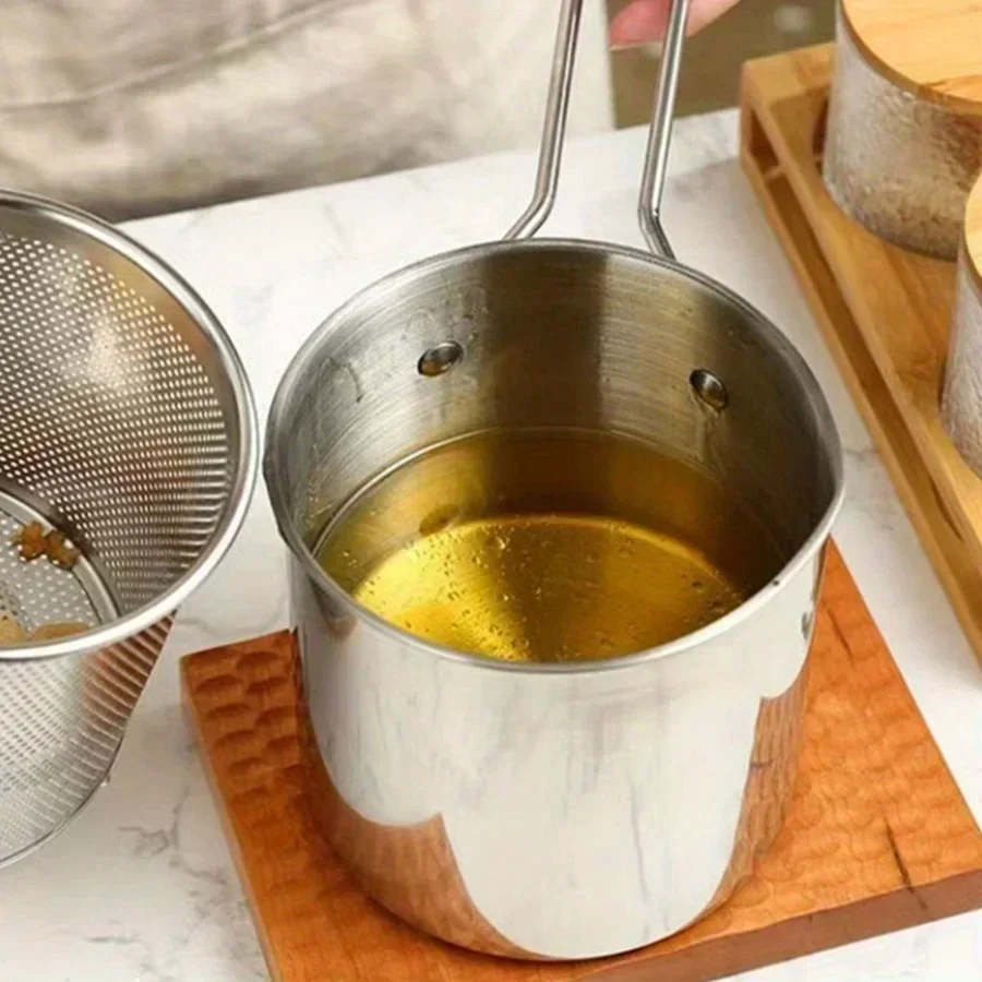 roestvrijstalen friteuse met frietjes en kippenvleugels, huishoudelijke kleine oliepot met filterscherm, Tianfu Luo-pot