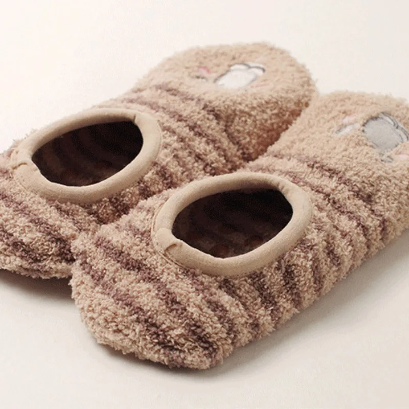 Calcetines de suelo de Otoño/Invierno, medias cálidas antideslizantes, calcetines de Yoga para interiores, zapatillas de pantorrilla baja, medias bonitas de erizo para el hogar, de navidad