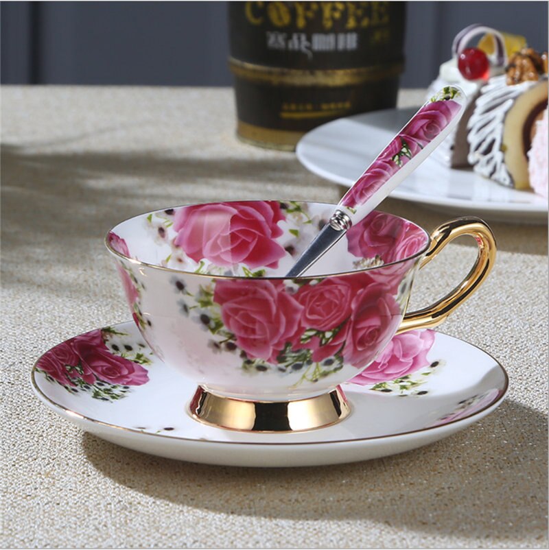 Europæisk stil kaffekop sæt latte keramik ben kina te kopper med blomstermønster til britisk eftermiddag sort high tea: Fe steg