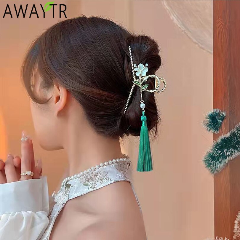 Pinzas para el pelo de estilo chino, horquillas de aleación de Palacio, horquillas de Camelia, pinzas de cangrejo con borla verde, accesorios para el cabello con personalidad