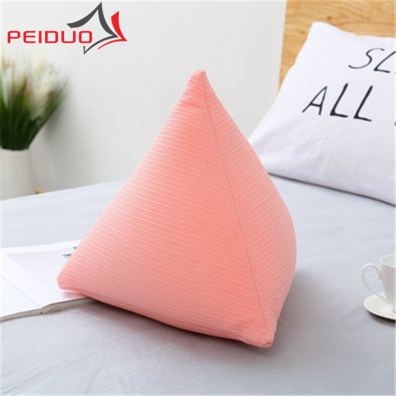 Peiduo skum trekant pute er en veldig myk dekorativ pute 40*35 cm egnet for hjemme soverom bar sofa kropp pute