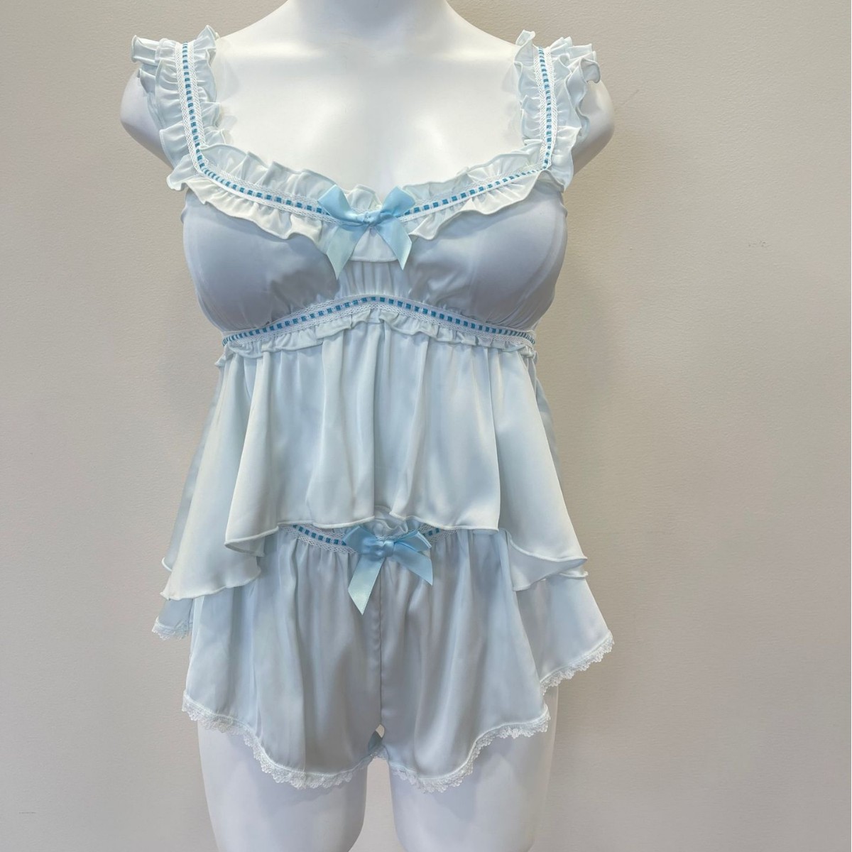 Kawaii Night Suits Sexy Nachtkleding Pyjama vrouwen Ijs Zijde Halter Jarretel Slaap Tops met Borst Pad Shorts Tweedelige set: L / HEUBLAUW