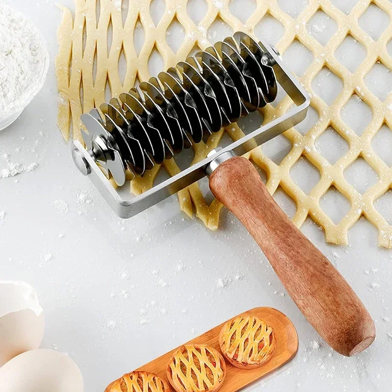 Stainless Steel Pastry Lattice Cutter Dough Cookie Pie Pizza Bread Pastry Roller Cutter with Wood Handle Pasta Tool DIY Bakeware
