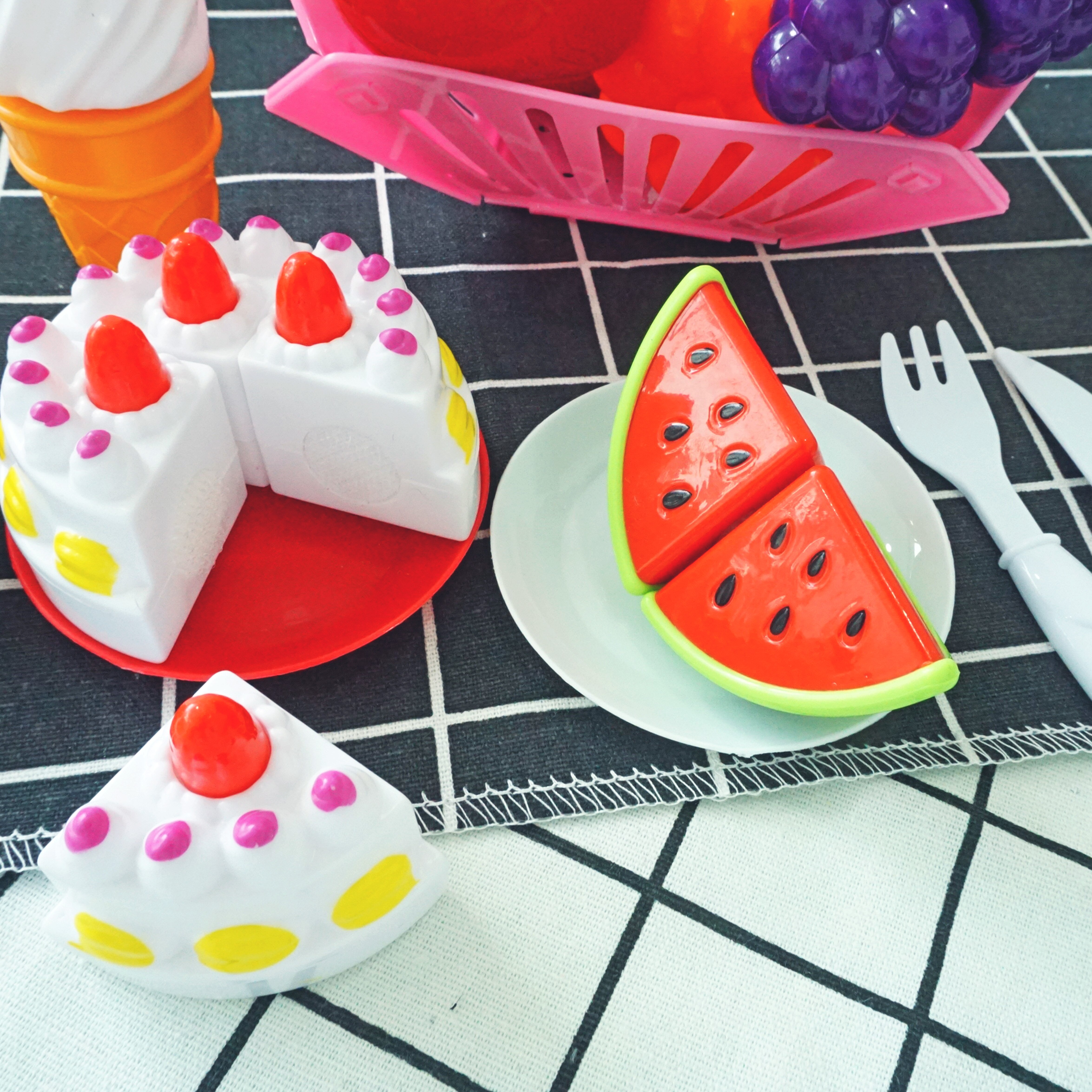 Children Kitchen Cutting Toys Miniature tableware and food toy Fast Food chopsticks Pretend Play Plastic Kids Education Toy