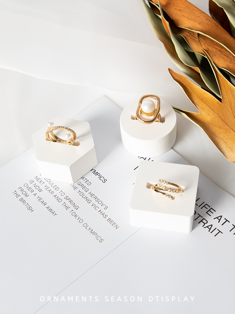 White Gypsum Ring Display Holder Jewelry Display Stand Ring Display Rack