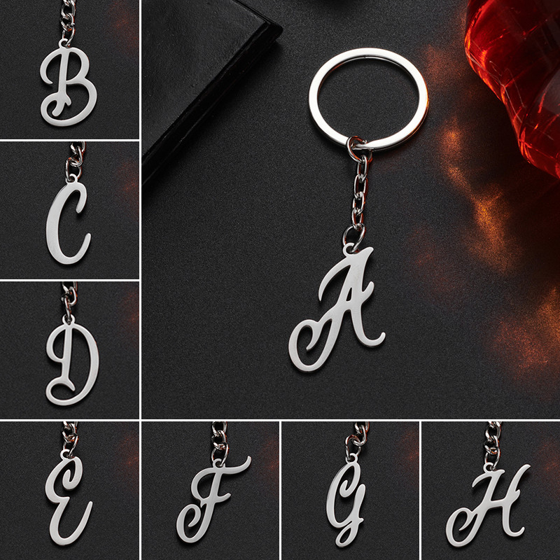 Llavero con letra inicial de A-Z de acero inoxidable para amantes, joyería antigua en inglés, colgante del alfabeto, llavero de coche, accesorios para bolso