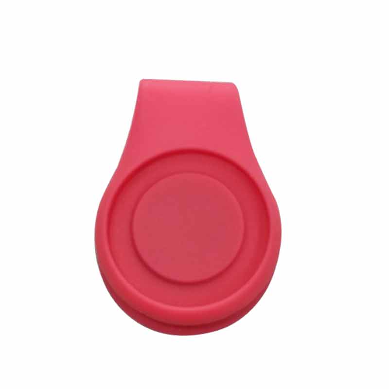 Silikone golfhat klip bold markør holder med stærk magnet fastgøres til din lomme kant bæltetøj golftilbehør: Rosenrød