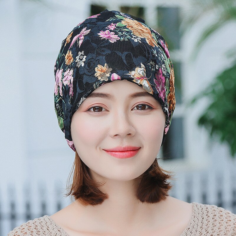 Casual kvinnor spetsblomma mössa mössa damer stickad vår sommar mössa kvinnors skullies gorro kvinna mössor: Svart