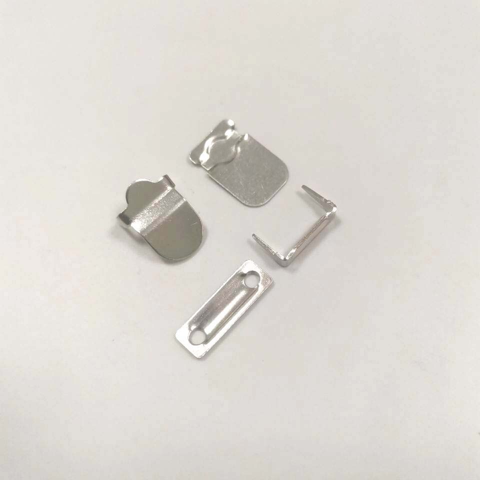 60 sæt/parti 4- -delte buksekroge metal messing knapper sølv nikkel / sort nikkel / bronze farve 2015091002: Nikkel