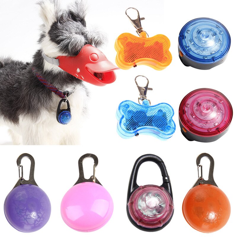 Pet Dog Tag Hanger Veiligheid Led Zaklamp Kraag Glow Kraag Puppy Honden Kat Gids Lichtgevende Identificeren Licht Hanger Pet Charm