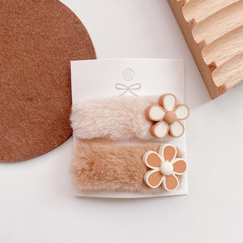 2 Stuks Faux Fur Baby Haar Clips Voor Meisjes Haarspelden Leuke Ster Hart Beer Kids Hair Pin Accessoires Baby Barrette hoofddeksels: C