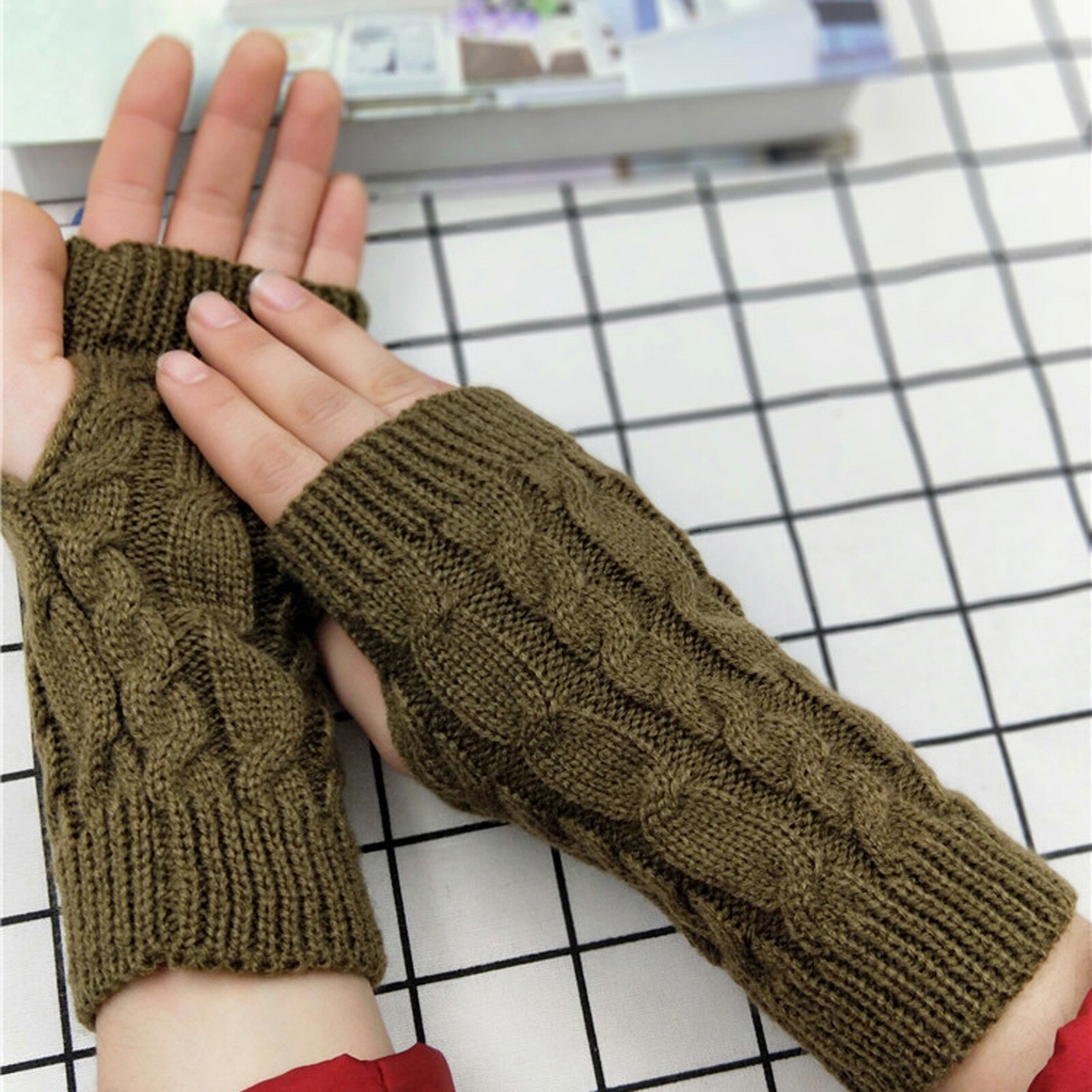 Women Winter Knitted Fingerless Wool Mitten Warm Solid Stretch Half Mitten Lady Knitting Short Cashmere Mittens For Mobile Phone: Green