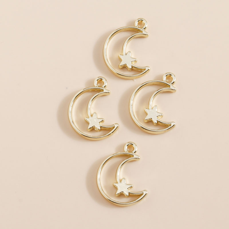 8 Uds. De bonitos colgantes de aleación chapados en oro con forma de estrella y Luna para hacer joyería DIY, accesorios hechos a mano, pendientes, collares,