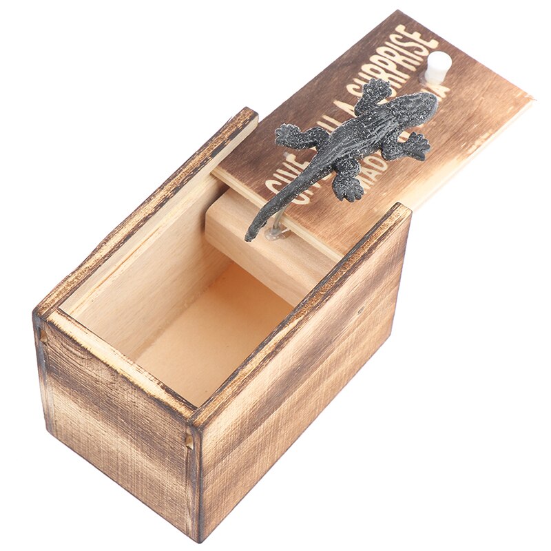 1 PC Prank Toy Funny Scare Box Wooden Prank Spider Hidden in Case Prank-Wooden Scarebox Random Style Joke Toys