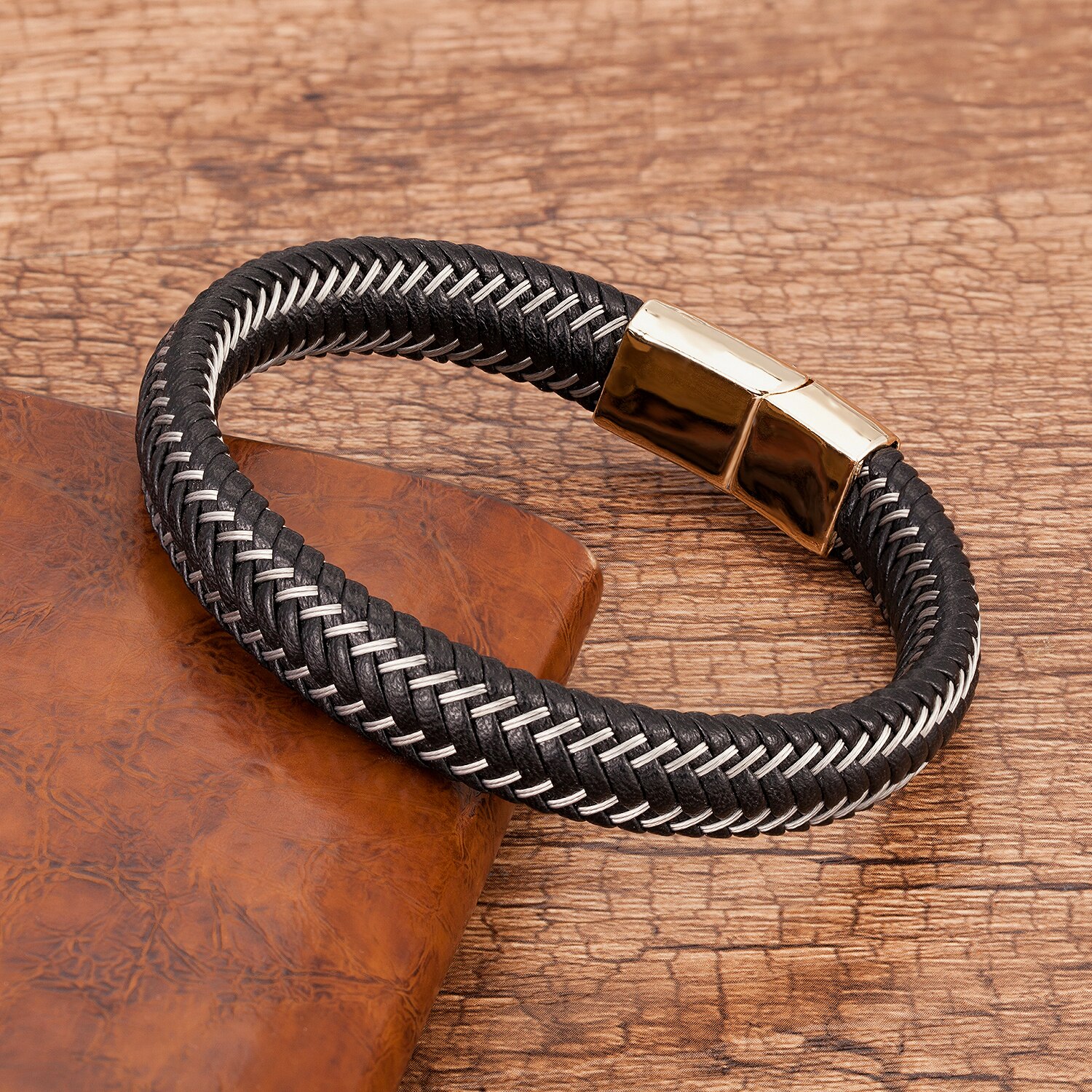 YAN MIN, joyería clásica de cuero trenzado para mujer, pulsera de cadena de cuero , brazaletes de oro de aleación de Zinc para hombre, de Navidad: Style E / 19cm