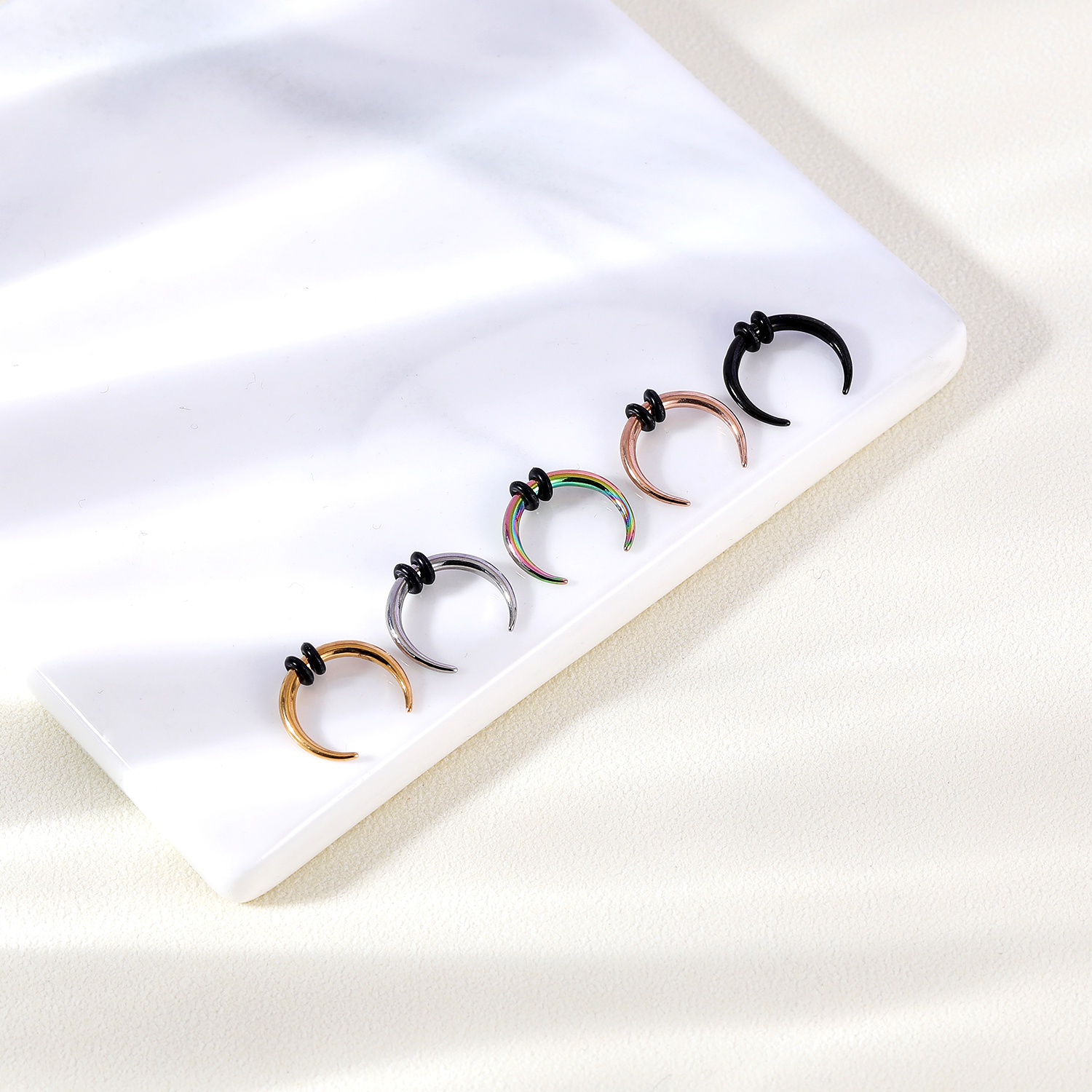 1 pièce Punk corne de bœuf forme acier inoxydable Septum Piercing 14G & 16G cône civière nez anneau noir nez expanseur 8MM/10MM