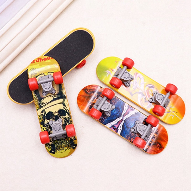Willekeurige Stijl Miniatuur Toets Skateboard Kinderen Fingerboards Fun Game Boy Truck Sport Vinger Skateboard Kids Toy