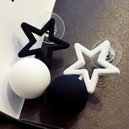 Koreanische Schwarz Weiß Dreieck Quadrat Pentagramm Ohrringe Einfache Ball Ohrringe Für Frauen Schmuck Ohrringe Brincos: Hellgelb Gold Farbe