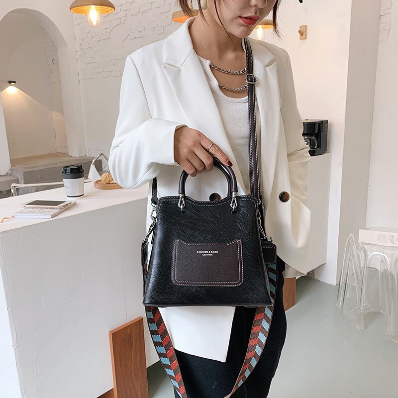 Gucci - Leren - Beige - Strepenprint - met ritssluiting - Messenger bag kopen? | Korting tot 82