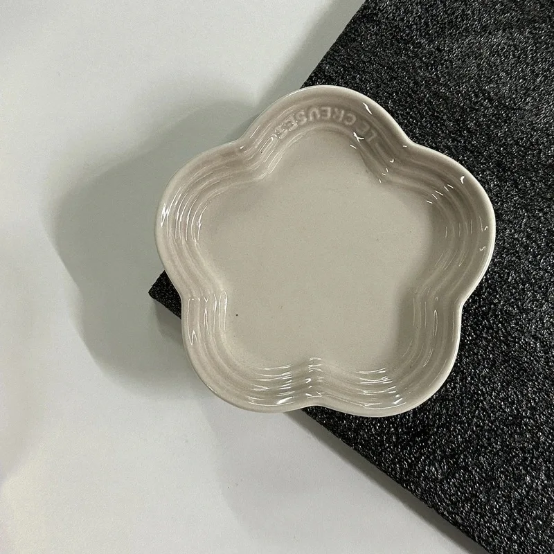 Plum Blossom Small Plate 14cm Sauce Plates French Cool Color Cake Dish Gradual Spit Bone Dishs Tableware Ceramic Dessert: grey