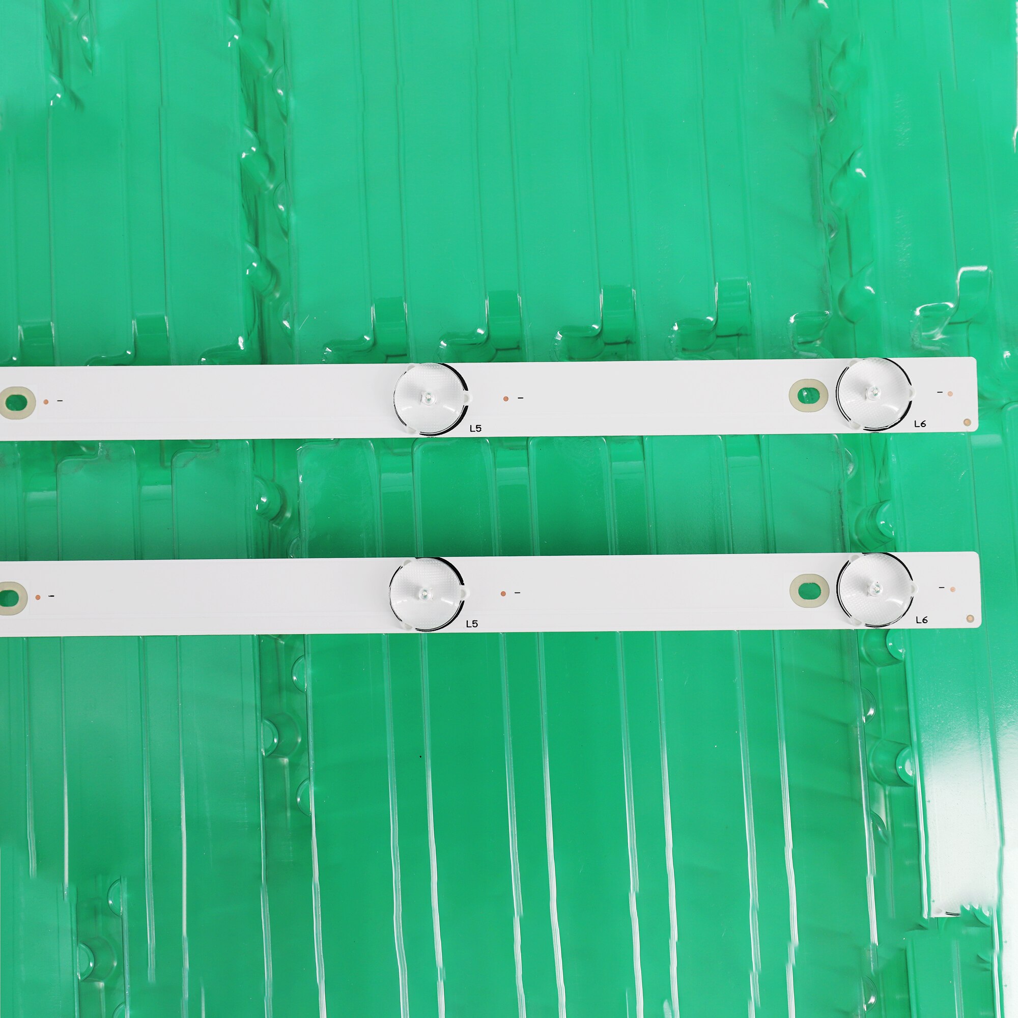 TVs LED Backlight Strips MS-L1343 V1 V2 8D32-DNWR-A3206B 32" LED TV Bars CY 2*6_3030_300MA_36V Bands Rulers JL.D32061330-081AS-M