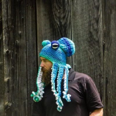 Bläckfisk skägg hand väva sticka ull hattar män jul cosplay fest rolig knepig huvudbonad vinter varm par hatt: Blå vit