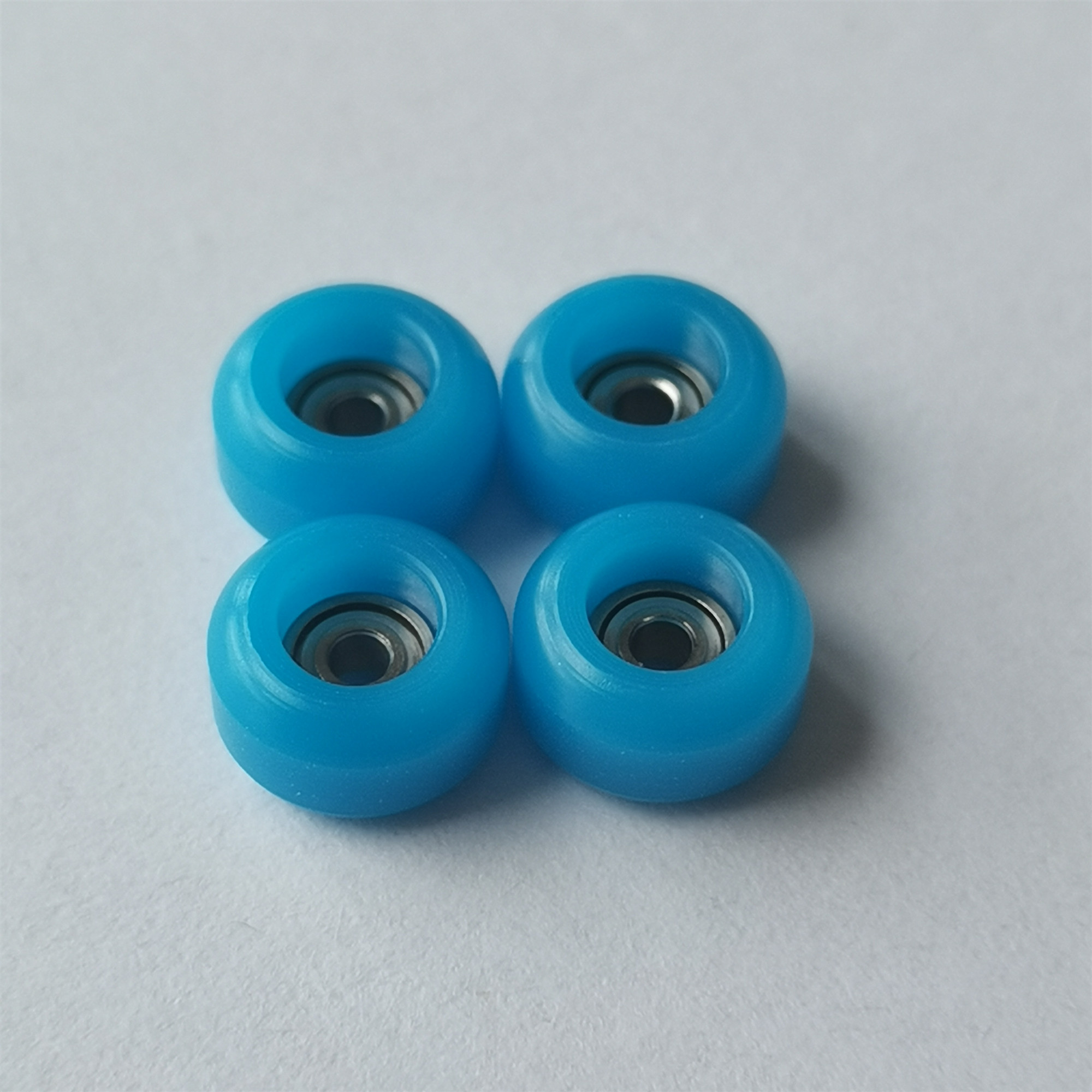 Basic Shape CNC Fingerboard Wheels with High Speed Bearing: Blue