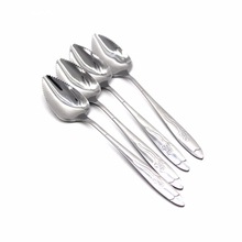 Stainless Steel Grapefruit Spoon Long Handle Serrated Edge Fruit spoon Kitchen Dessert Spoon